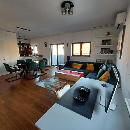 Modern 4-Star Luxury Apt - Wfh Ready, Free Parking Zágráb Kültér fotó